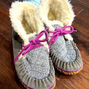 Womens Sorel fur lined slippers 8.5